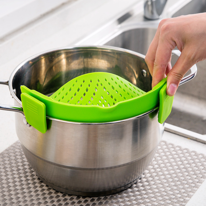 Kitchen Gizmo SNAP'N STRAIN Strainer Snaps onto Nearly All Size Pots