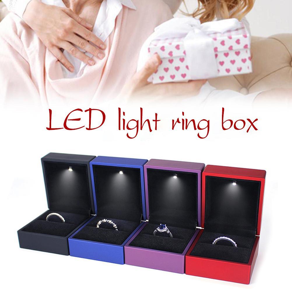 thumbnail image 2 of SGACAI Caja de luz LED con luz LED negra Caja de compromiso para colgante de joyería, 2 of 7