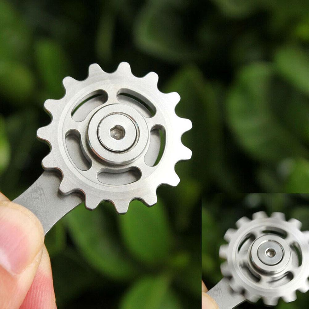 sprockets gears finger spinner