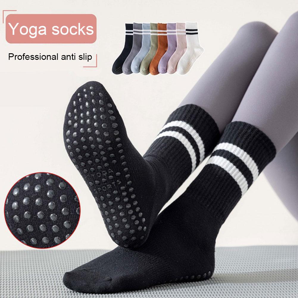 thumbnail image 3 of Ruifaya Calcetines deportivos de algodón con parte inferior de tubo medio, profesionales, antideslizantes de silicona para interiores, lote F6, 3 of 7