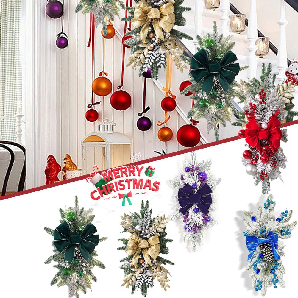 thumbnail image 2 of Wartleves Adorno de corona de flores para decoración de escaleras navideñas, adorno para colgar en la puerta para fiestas, 2 of 7