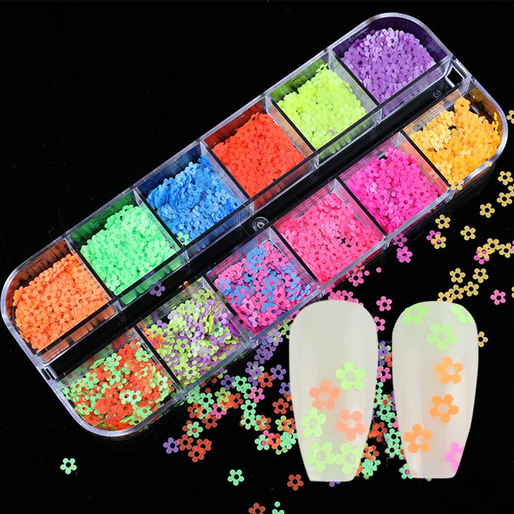 thumbnail image 4 of Wartleves ☆Nail Art Glitter BUTTERFLY Luminoso Brilla en la Oscuridad Color Amarillo Claro, 4 of 7