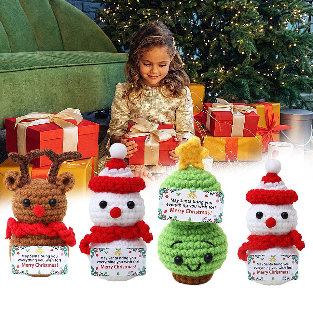 thumbnail image 2 of SGACAI Familia de muñecos de nieve cálidos y acogedores, tejidos a mano, adorables, con tarjeta de apoyo, nuevos, 2 of 7