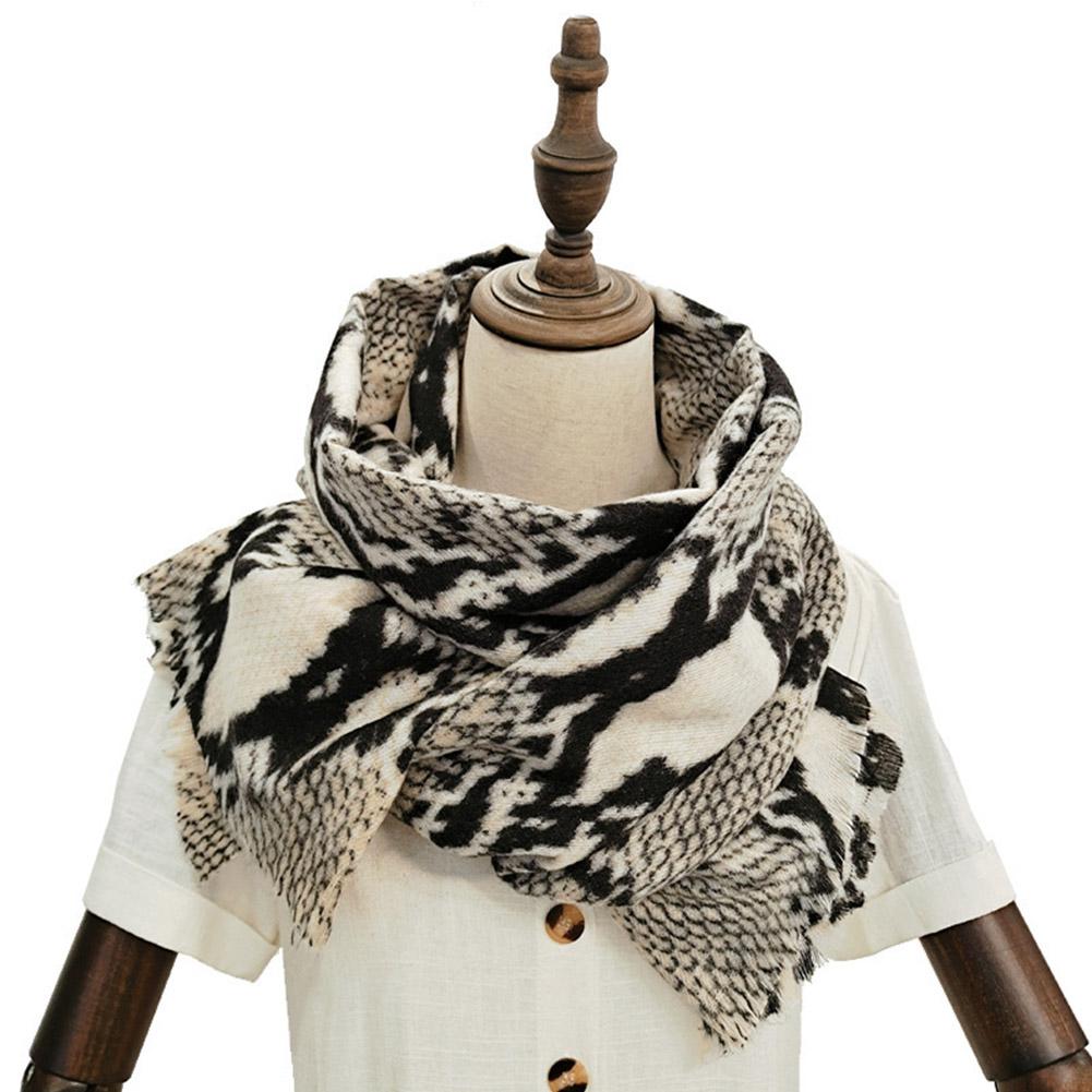 thumbnail image 5 of Ruifaya Bufanda de mujer suave con estampado de leopardo, bufanda de invierno para viajes y fiestas, cálida π D1P2, 5 of 7