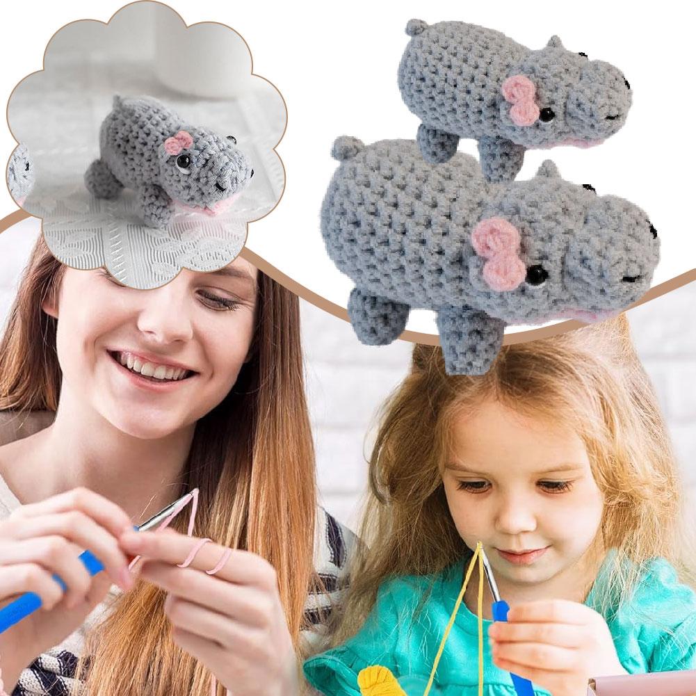 thumbnail image 3 of Ruifaya Lindos adornos de animales de dibujos animados tejidos a crochet con hipopótamo hechos a mano y de moda, 3 of 7