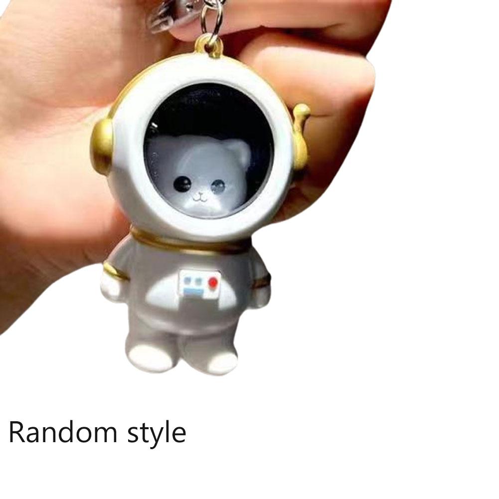 thumbnail image 4 of Wartleves Llavero con luz de oso astronauta espacial, juguete colgante luminoso, regalo decorativo, 4 of 7