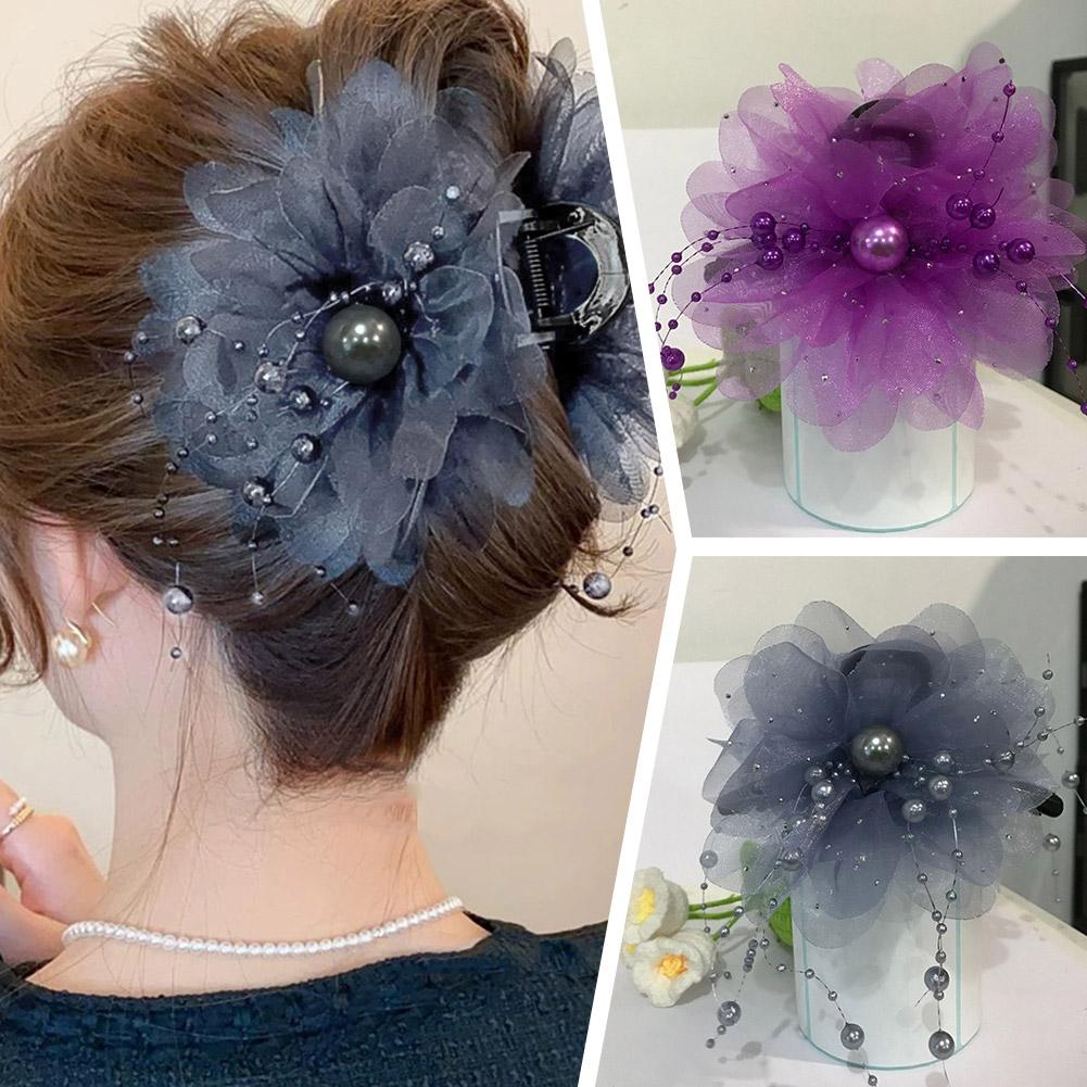 thumbnail image 2 of SGACAI Horquilla de flores con borlas de peonías y pinza para el pelo con forma de tiburón esponjoso para Año Nuevo, 2 of 7