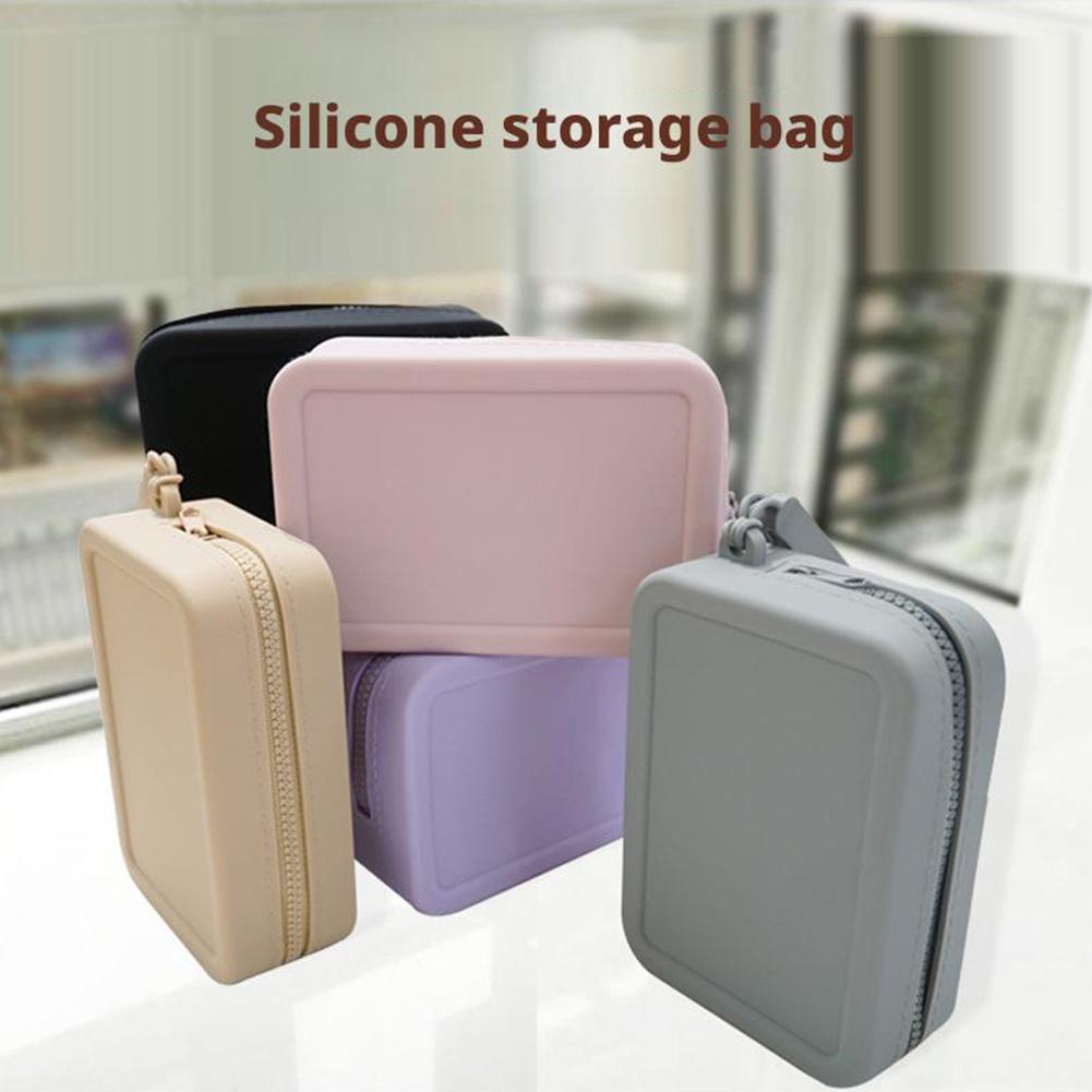 thumbnail image 3 of Wartleves Bolsa de silicona para maquillaje y lápiz labial, bolsa de almacenamiento de cosméticos, gran capacidad, resistente al agua, para viajes., 3 of 7